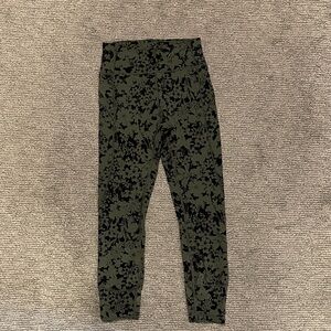 Wunder Train Lululemon Athletica Green and Black Floral Leggings